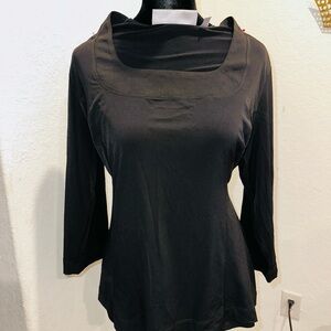 Women’s Black Long-Sleeve Scoop Square Neck Top